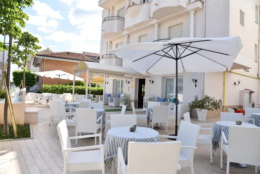 Hotel Marina ريتشيوني